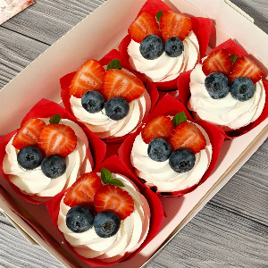 Scarlet Velvet Cupcakes Set with delivery Yekaterinburg