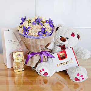 Gift set "Attraction with candies, tea and teddy bear" with delivery Novouralsk