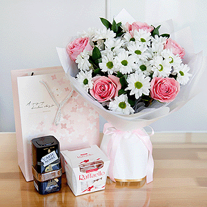 Gift set "Provence Aroma with candies and coffee" with delivery Yekaterinburg