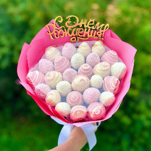 Chocolate-Covered Strawberries "Pink Surprise" with delivery Yekaterinburg