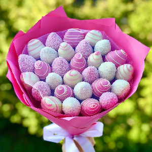 Chocolate-covered strawberry bouquet "Darling" with delivery Yekaterinburg