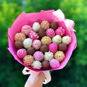 Chocolate-Covered Strawberries "Sweet Indulgence" with delivery Yekaterinburg