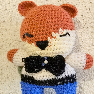 Вязаная игрушка "Лис-путешественник" с доставкой в Екатеринбурге