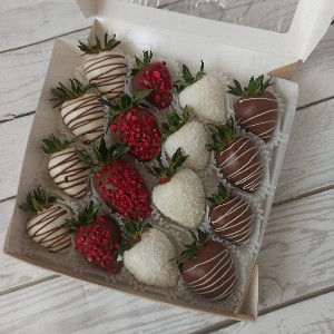 Strawberry "Coconut Paradise" with delivery Yekaterinburg