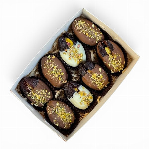 Pistachio Noon Gift Set with delivery Yekaterinburg
