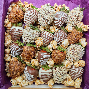 Chocolate Covered Strawberries "Caramel Crunch" with Popcorn with delivery Yekaterinburg