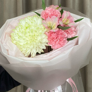 Bouquet "Gentle Touch" with chrysanthemum and alstroemeria with delivery Yekaterinburg