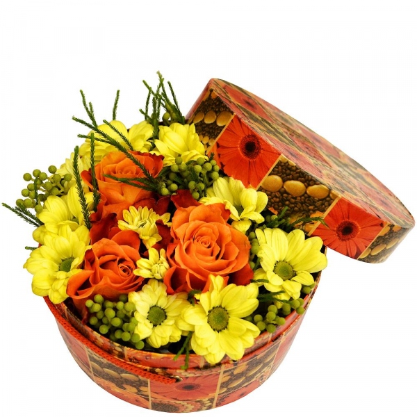 Bacardi Yellow Spray Chrysanthemum - 4, Rose 40 cm - 5, Brunia Green Lanuginosa (1 pc.), Oasis, Circular arrangement box