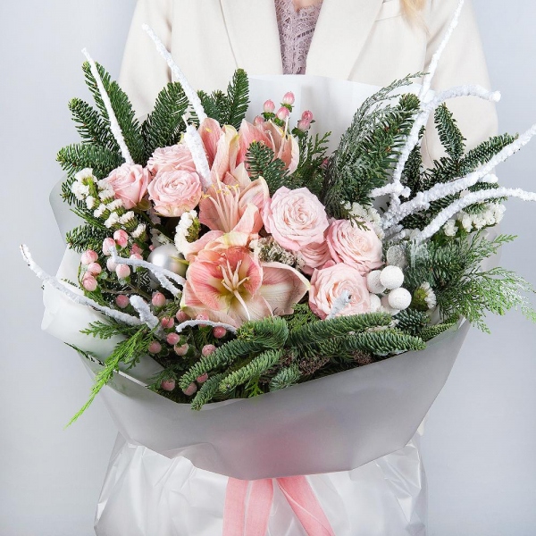 Pink amaryllis - 2, Peony sprayrose - 4, Spruce branches (1pc.), Hypericum, White statice, Thuja, Christmas decor (set), Artificial branch, Wrapping Paper