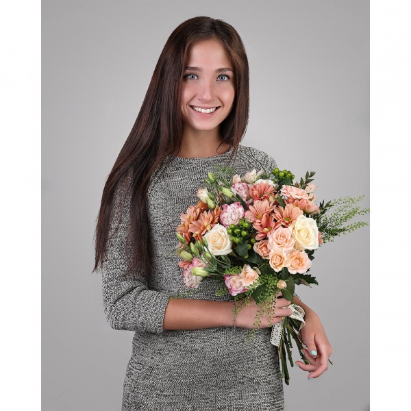 Spray rose: white, cream, light pink 50 cm - 3, Bacardi Pink Spray Chrysanthemum - 2, Pink Lisianthus (Eustoma) - 2, White rose 50 cm - 3, Hypericum, Green bell (1 pc.), Eucalyptus parvifolia (1 pc.), Ribbon