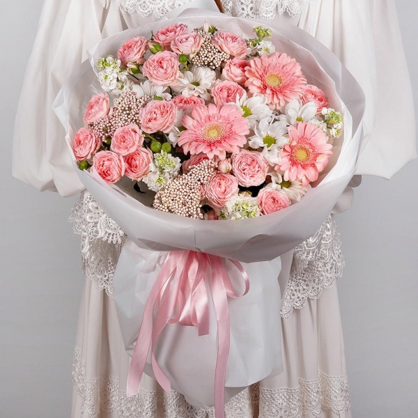 Bacardi White Spray Chrysanthemum - 3, Gerbera pink - 7, White Matthiola - 5, Bright pink spray rose mix, 50 cm - 5, Ozotamnus, Wrapping Paper