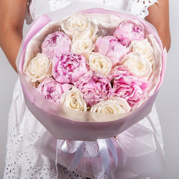 Peony pink - 7, White rose 50 cm Ecuador - 13, Wrapping Paper