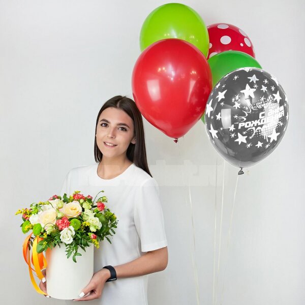Rose Cream 50 cm - 5, Athos pom Feeling Green - 3, lisianthus - 4, Pink spray carnation - 4, Round flower box small , Oasis, Film, Solidago (1 pc.), Pistachio, Ribbon, Helium Balloon (1 pc.)