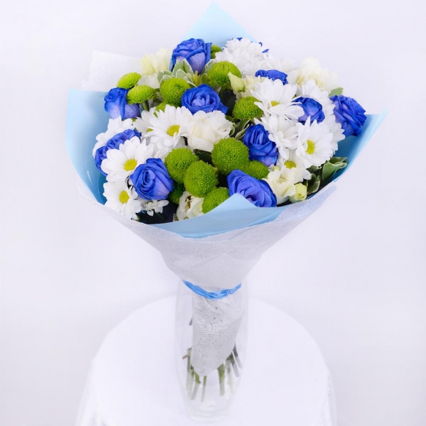 Rose blue - 11, Bacardi White Spray Chrysanthemum - 3, Athos pom Feeling Green - 4, lisianthus - 4, Pittosporum, Felt, Wrapping Paper, Ribbon