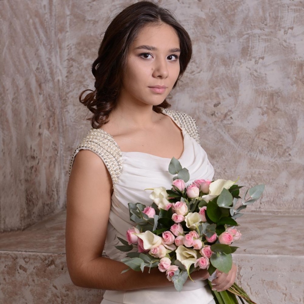 Calla lilies - 9, Bright pink spray rose mix, 50 cm - 11, Ruscus, Eucalyptus Cinerea, Ribbon