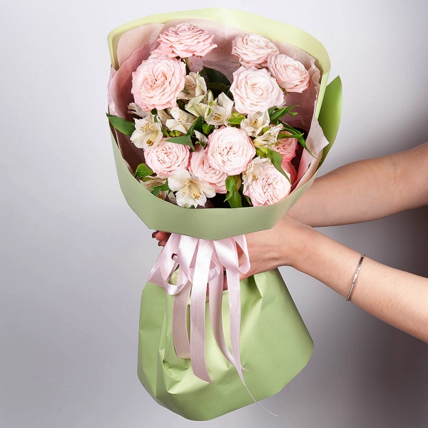 Peony sprayrose - 4, Alstromeria white, soft pink - 5, Wrapping Paper