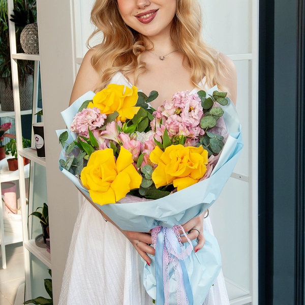 Rose Yellow 50 cm Ecuador (Mohana, Latina, Brighton) - 3, Alstromeria white, soft pink - 4, Baltica White Spray Chrysanthemum - 1, Pink Lisianthus (Eustoma) - 2, Eucalyptus, Wrapping Paper