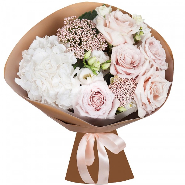  White Hydrangea - 1, lisianthus - 5, Rose Powder 50 cm Ecuador (Quicksand, Menta) - 8, Ozotamnus, Wrapping Paper
