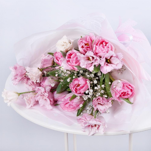 Лизиантус (Эустома) розовый - 3, Гипсофила - 1, Тюльпан розовый - 9, Современная упаковка