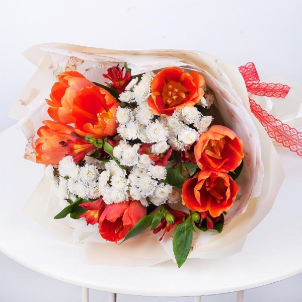 Alstromeria Red, Bright Pink - 2, Athos poms Stallion - 3, Orange tulip - 7, Wrapping Paper