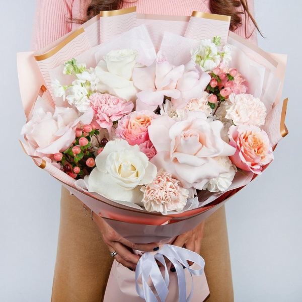Rose Pink 50 cm Ecuador (Chelo, Hermosa, Novia, Titanik, Engagement, Pink Mondiale) - 3, White rose 50 cm Ecuador - 2, Peony rose Kahala 50 cm - 3, Pink carnation - 3, White Matthiola - 2, Baltica White Spray Chrysanthemum - 2, Carnation white, cream - 2, Hypericum, Wrapping Paper