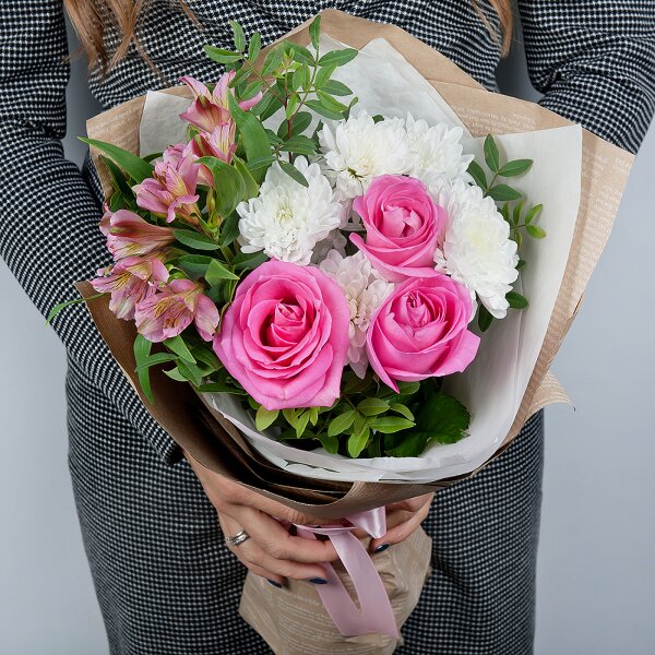 Baltica White Spray Chrysanthemum - 1, Alstromeria white, soft pink - 1, Pink rose 50 cm - 3, Pistachio, Wrapping Paper, Ribbon